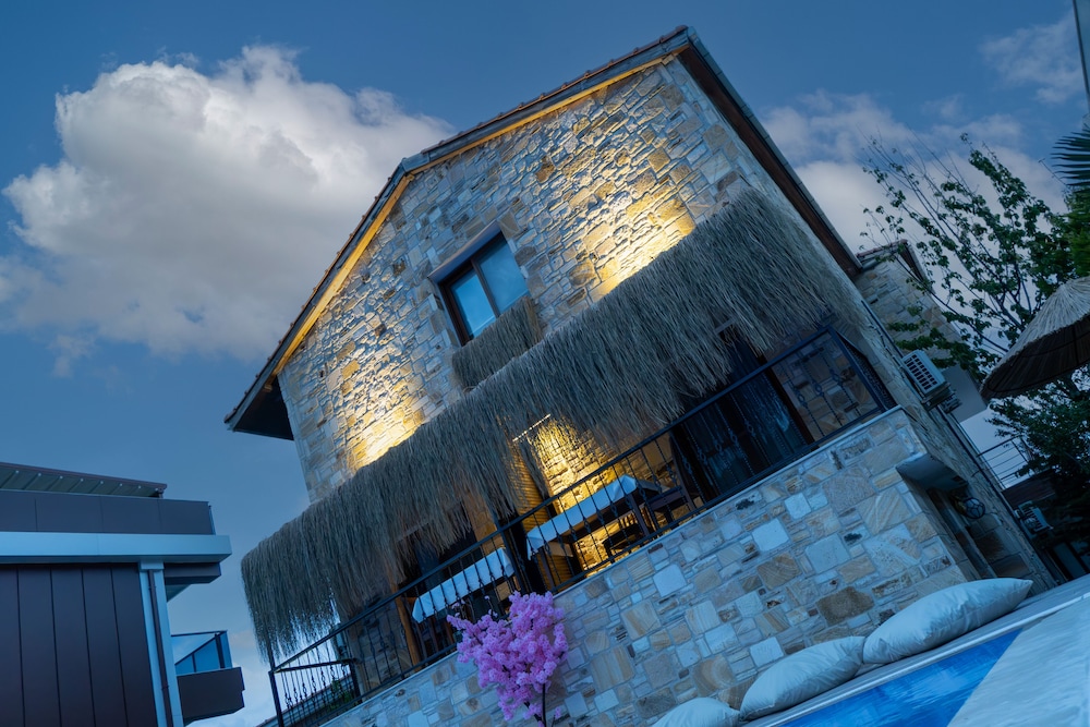 Stone House Yeni Foca 1/50