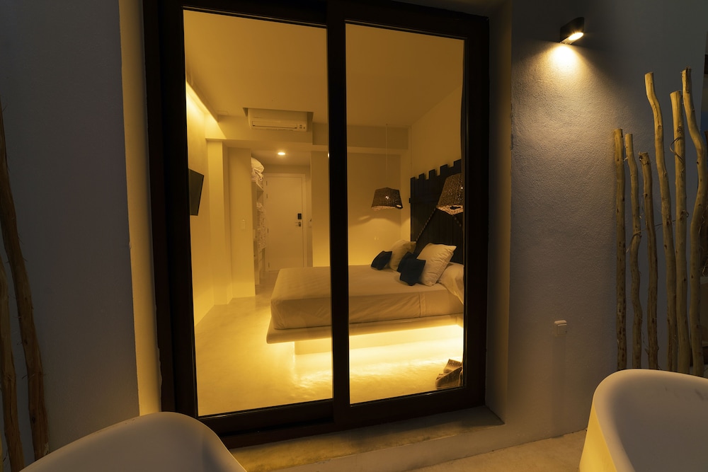 PAIISE Hotels 55/58