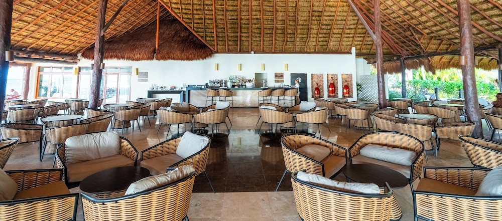 Akumal Bay Beach & Spa Resort 44/69