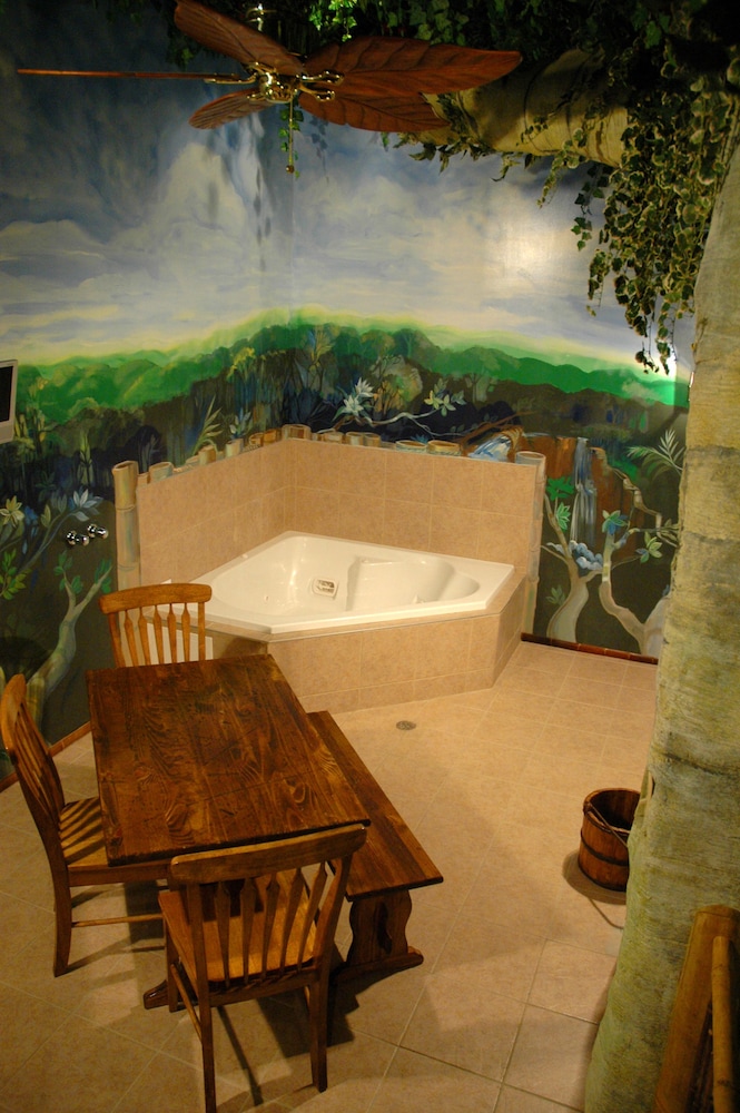 Wildwood Inn Tropical Dome & Theme Suites 4/74