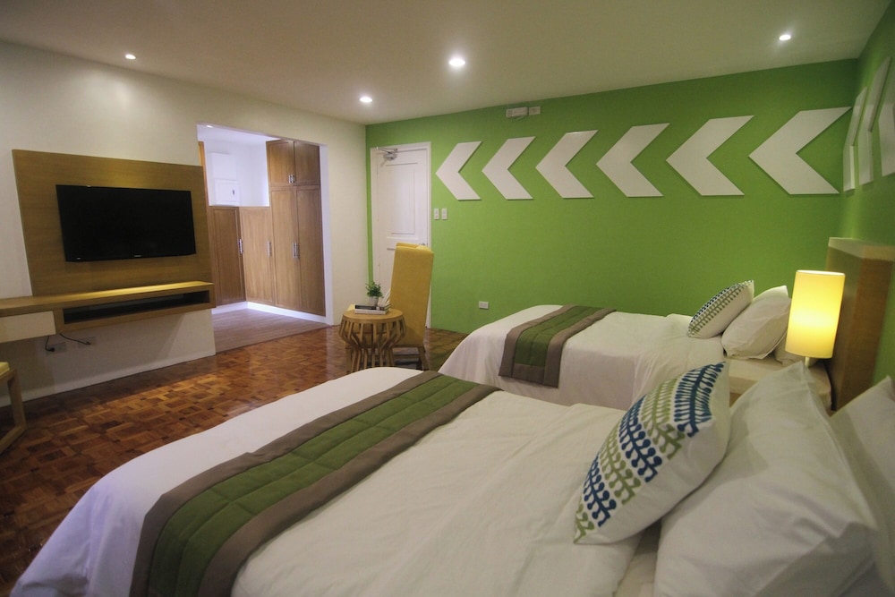 Bryan Condominium Suites 47/66