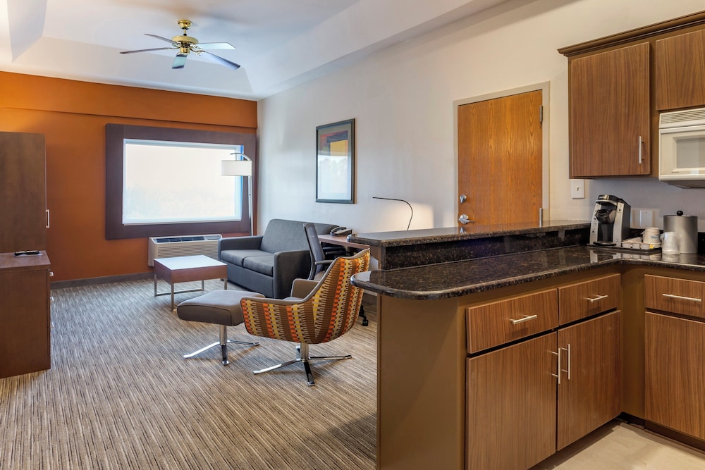 Holiday Inn Express Branson-Green Mountain Drive 64/72