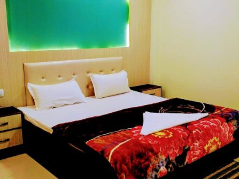SUPERIOR, DOUBLE BED