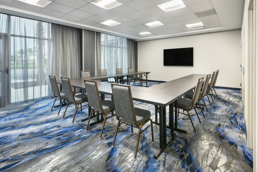 Fairfield Inn & Suites by Marriott Orlando at Millenia 16/30