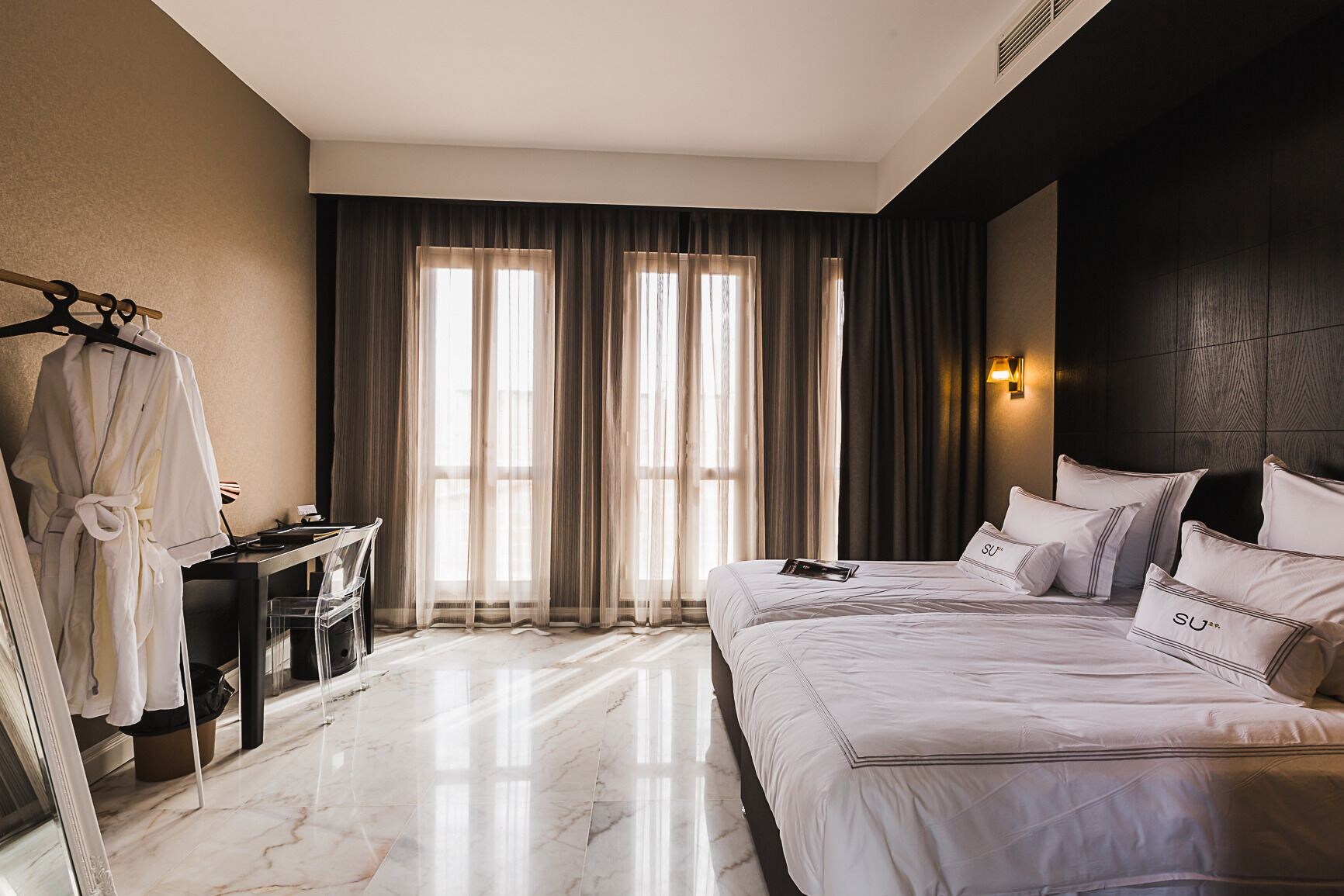 PRESIDENTIAL, SUITE