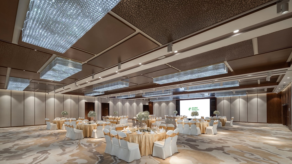 HOLIDAY INN Changchun Jingyue 41/48
