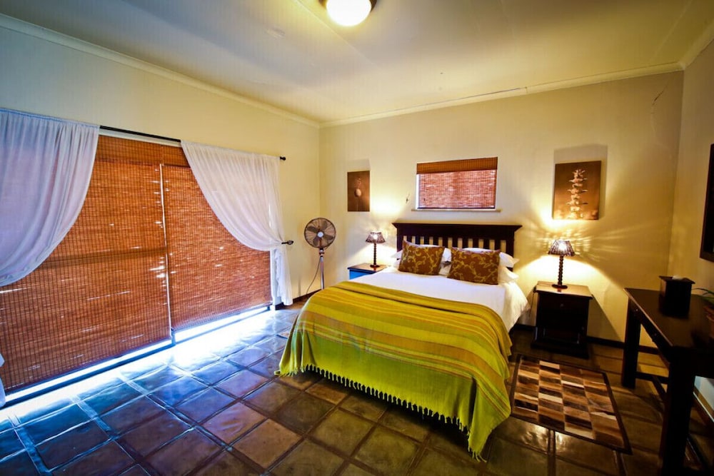 Otjiwa Lodge Namibia 6/50