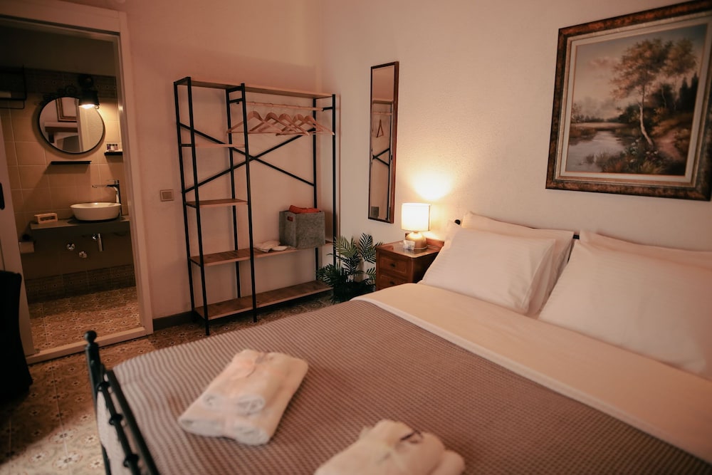 Ayvalik Palacitta Guesthouse 10/22