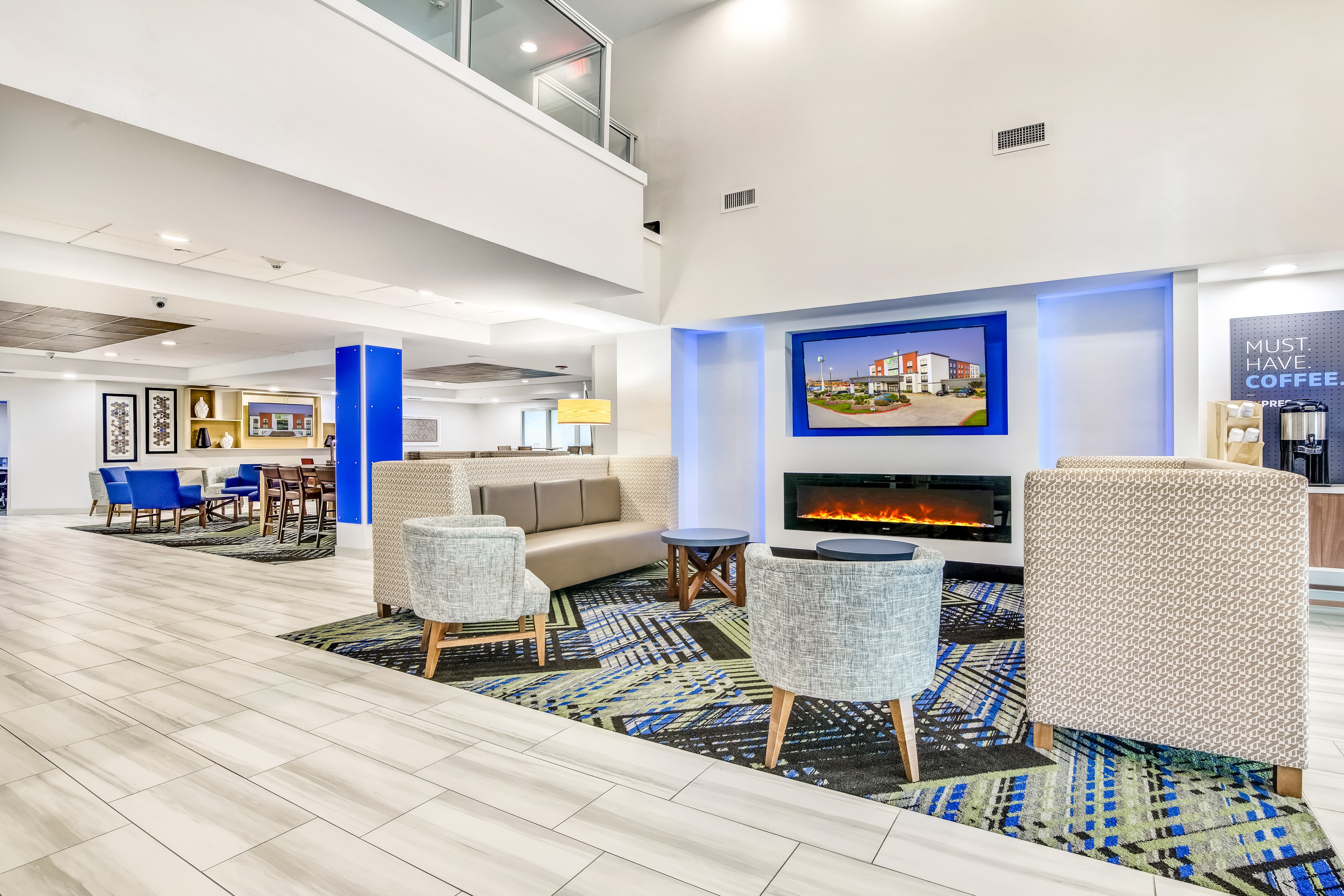 Holiday Inn Express and Suites Longview North 38/58
