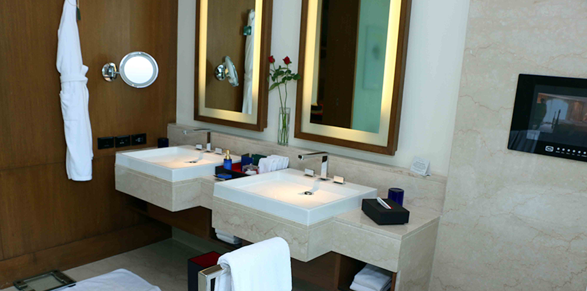 THE OBEROI GURGAON 48/50