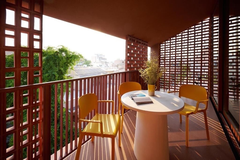 Loom Athens 58/60