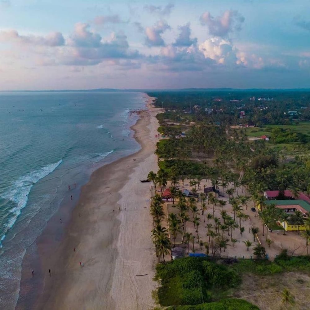 C'roque Beach Resort 41/50