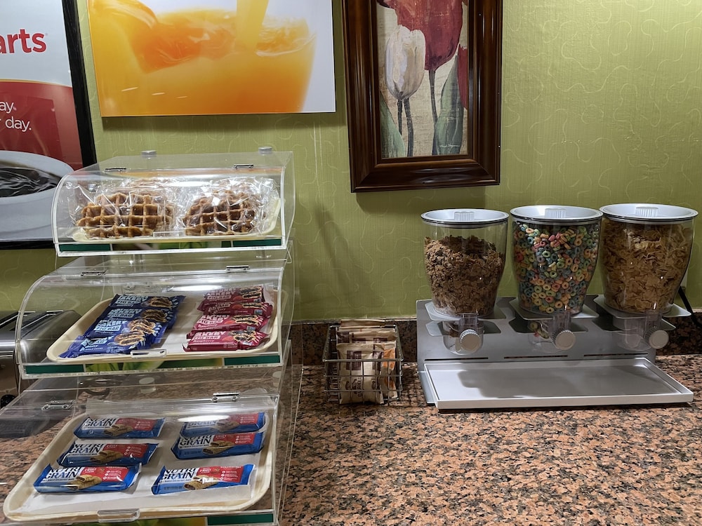Econo Lodge Huntington - Barboursville University Area 21/34