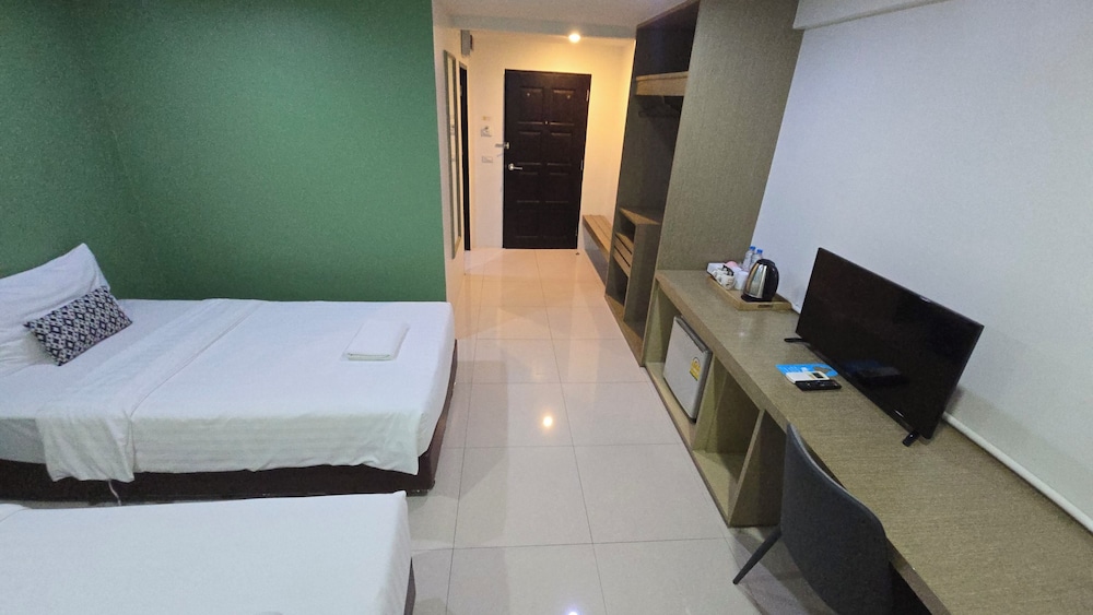 Standard, Twin Beds, No Window, Building 1