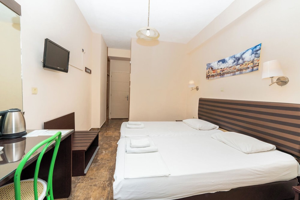 Ulrika Hotel 15/50