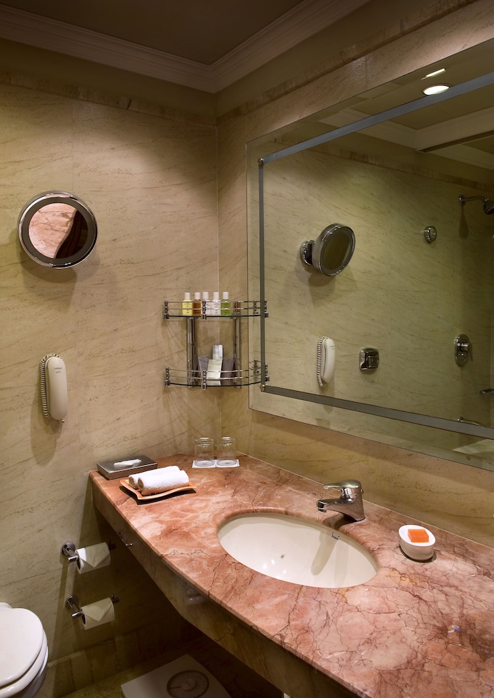 The Suryaa New Delhi 50/51