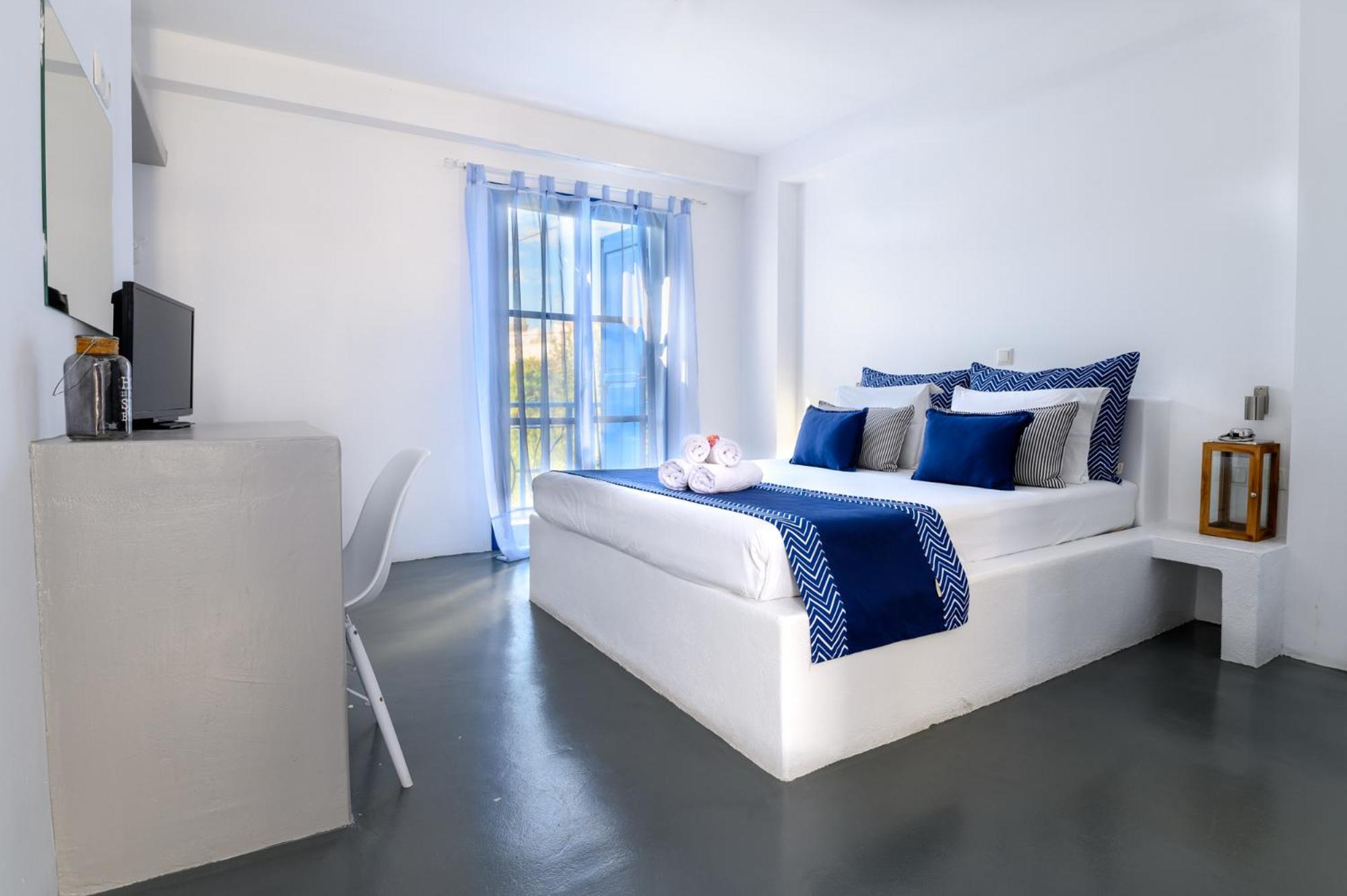 ROOM, DOUBLE BED, POOL VIEW