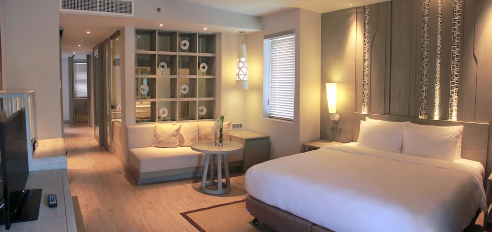 Pullman Phuket Arcadia Naithon Beach 24/75