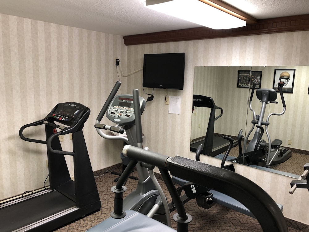 Ramada by Wyndham Saginaw Hotel and Suites 10/28