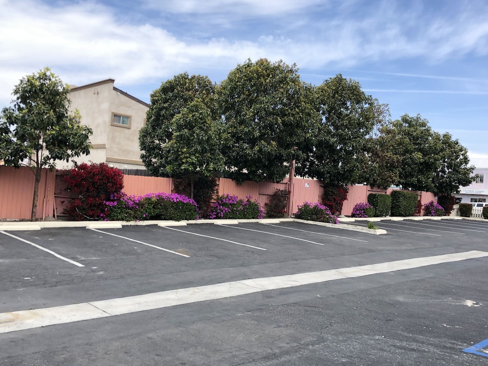 Pacific Inn 36/42