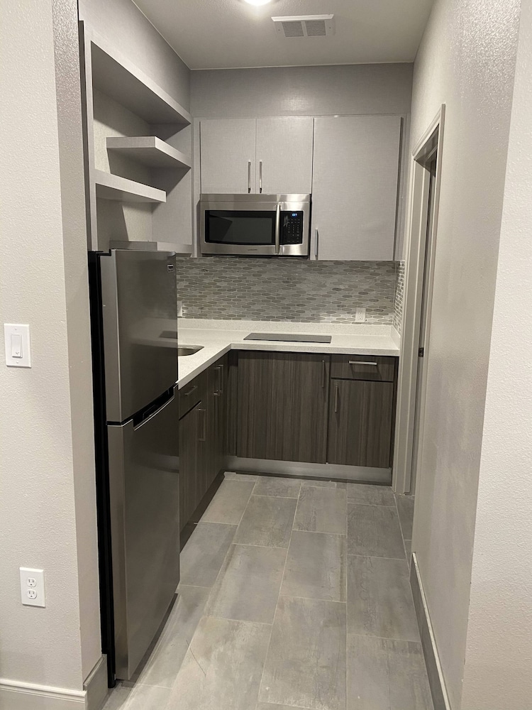 Clarion Pointe Port Arthur-Beaumont South 8/37
