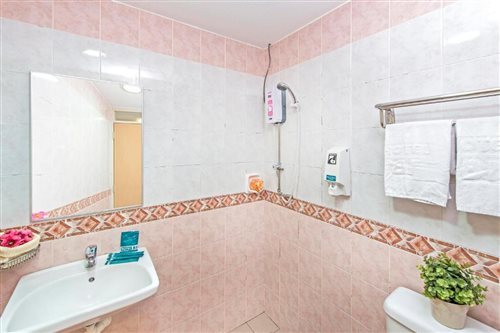 غرفة سوبيريور بسرير مزدوج أو سريرين منفصلين، Hotel 81 Lucky 2/2