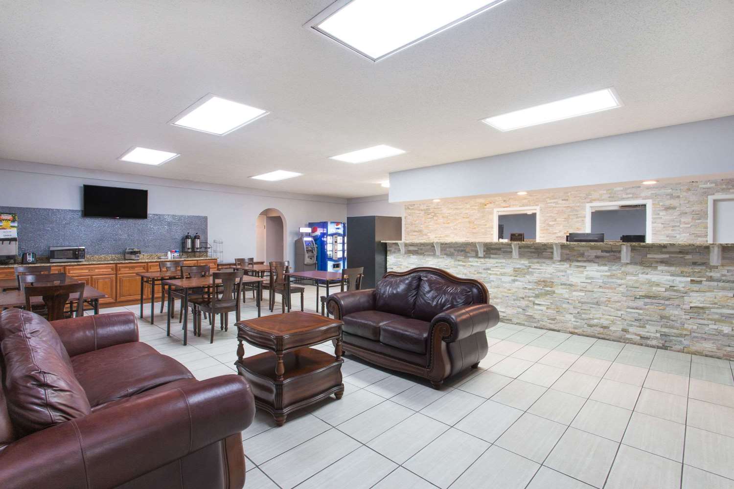 Knights Inn Plant City 12/18