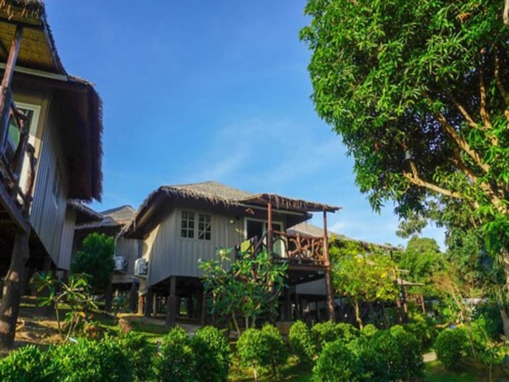 Hip Seaview Resort At Phi Phi 46/50