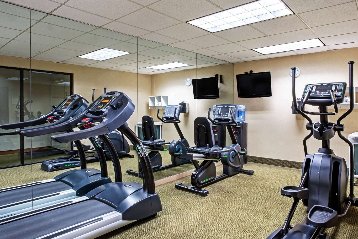 La Quinta Inn & Suites by Wyndham Stamford / New York City 39/59