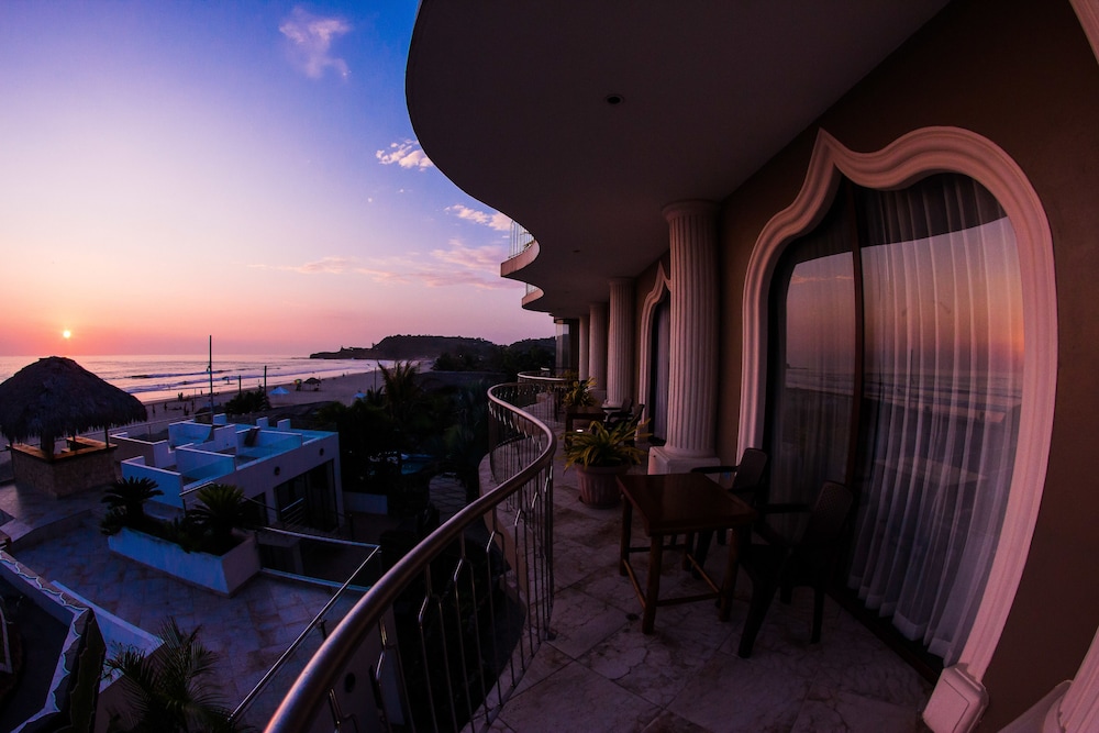 Dharma Beach Hotel 56/57