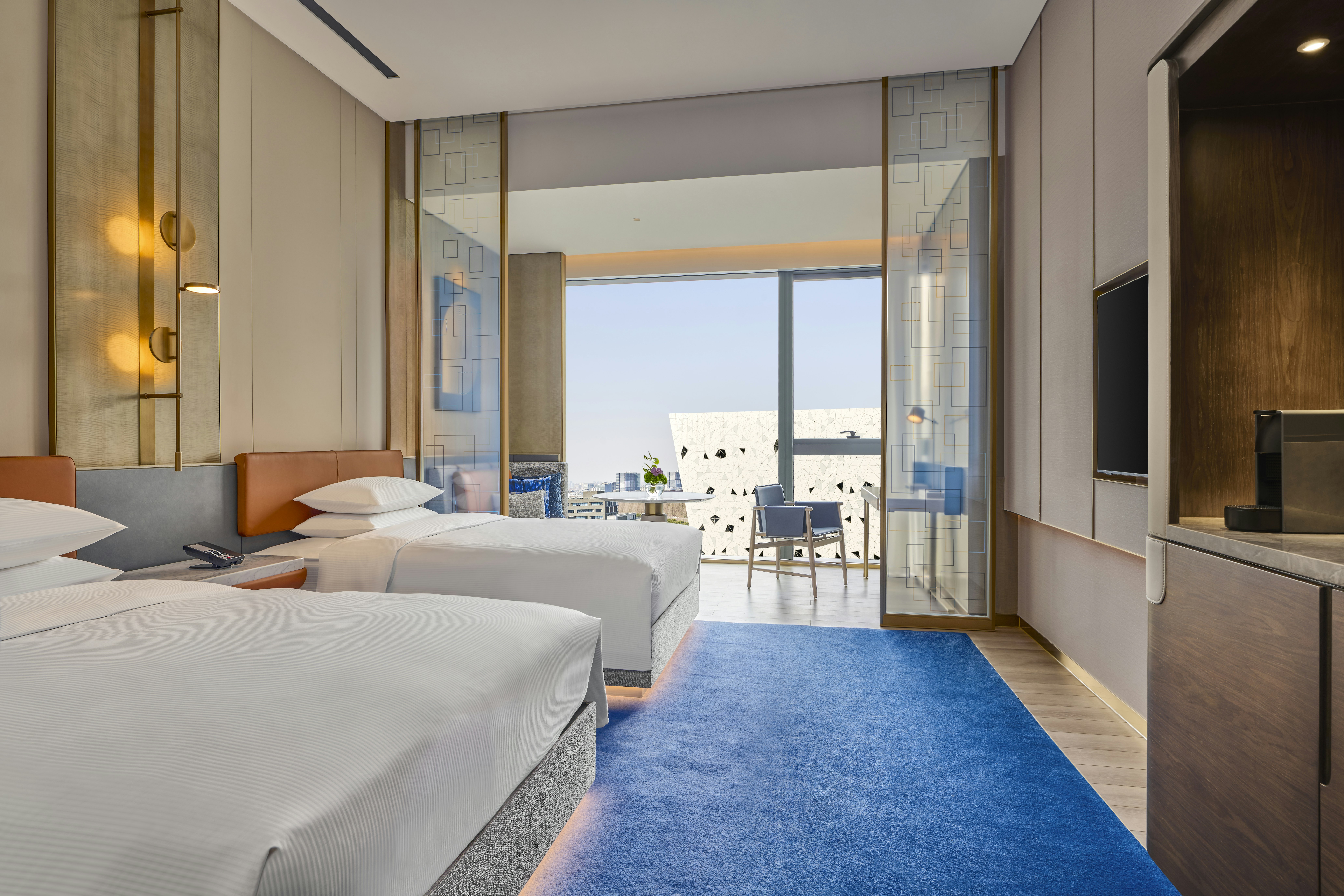 DELUXE, TWIN BEDS