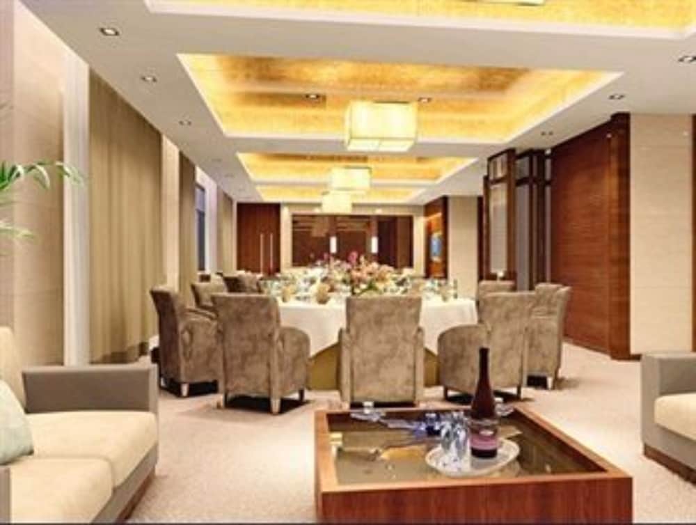 Sheng Du International Hotel 10/23
