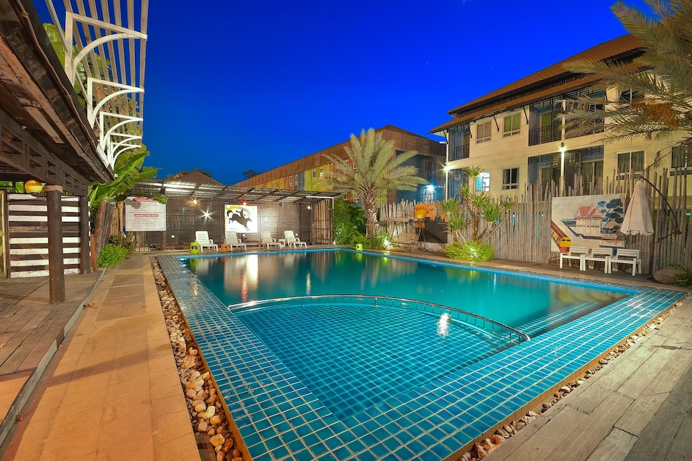 SEASON PALACE HUAHIN HOTEL 36/40