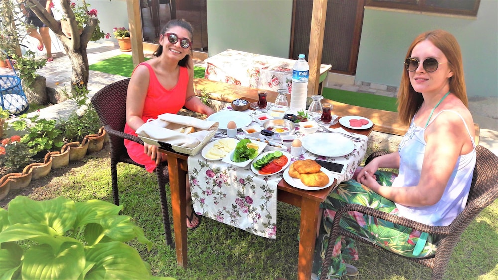 Nazan Motel & Restaurant & Beach 32/50