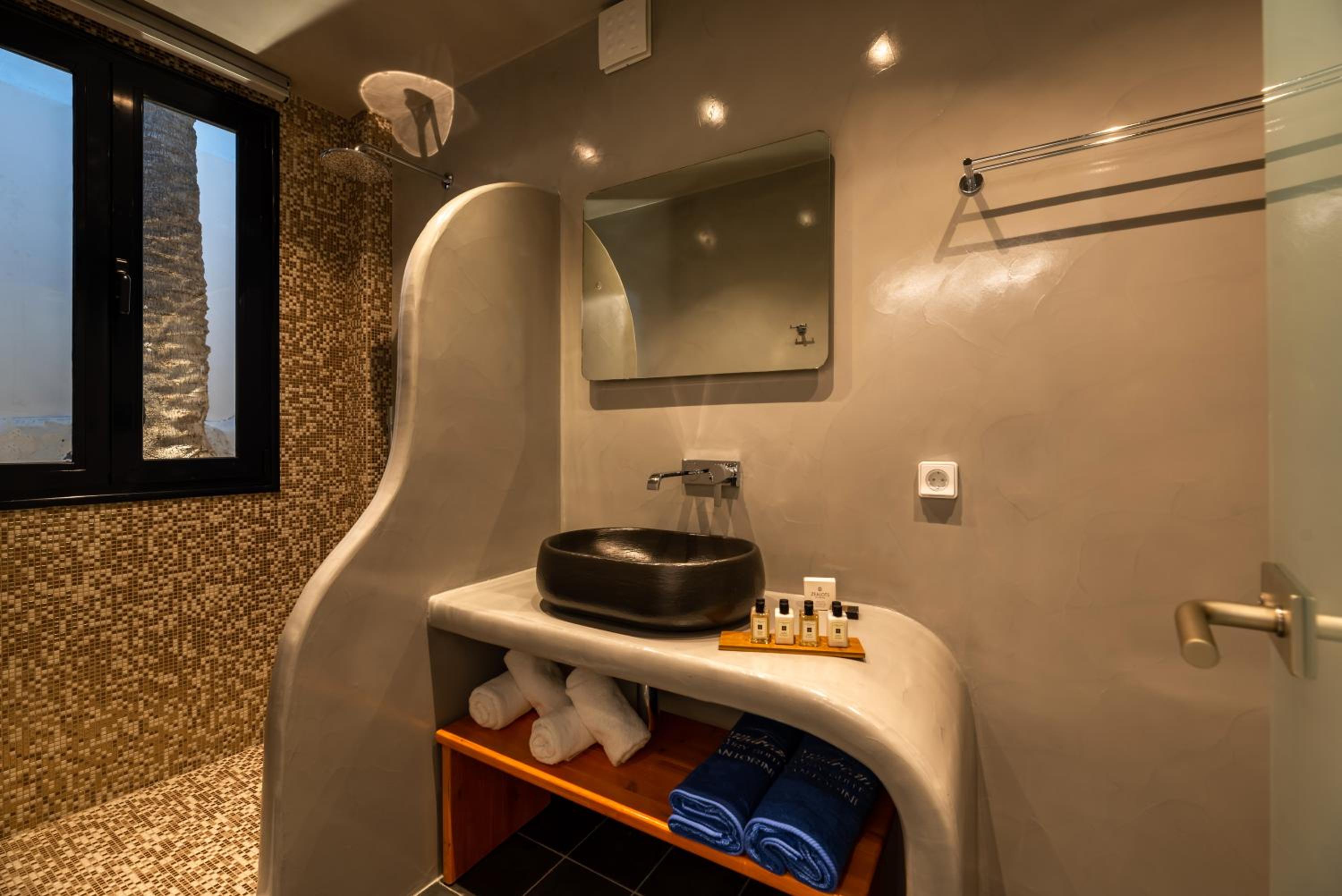 جناح ديلوكس بإطلالة على البحر، Day Dream Luxury Suites 6/7
