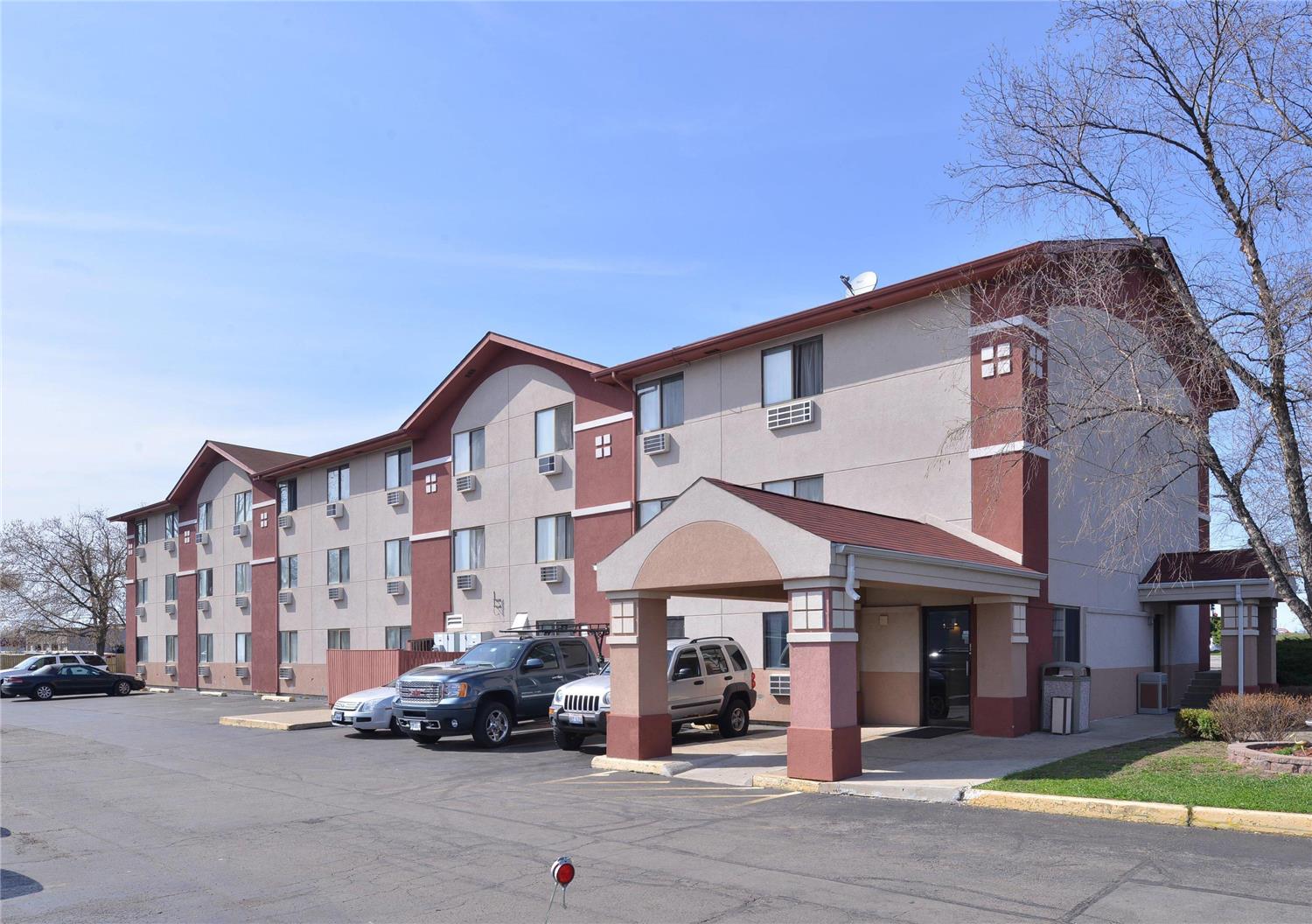 Days Inn by Wyndham Waukegan 2/17