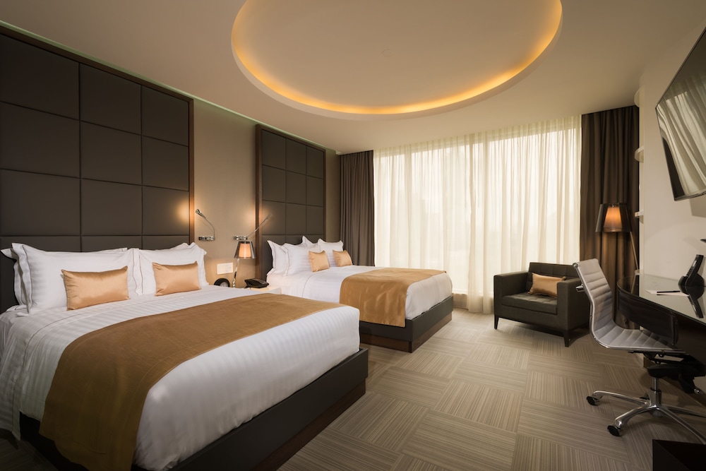 EXECUTIVE, 2 DOUBLE BEDS, CITY VIEW