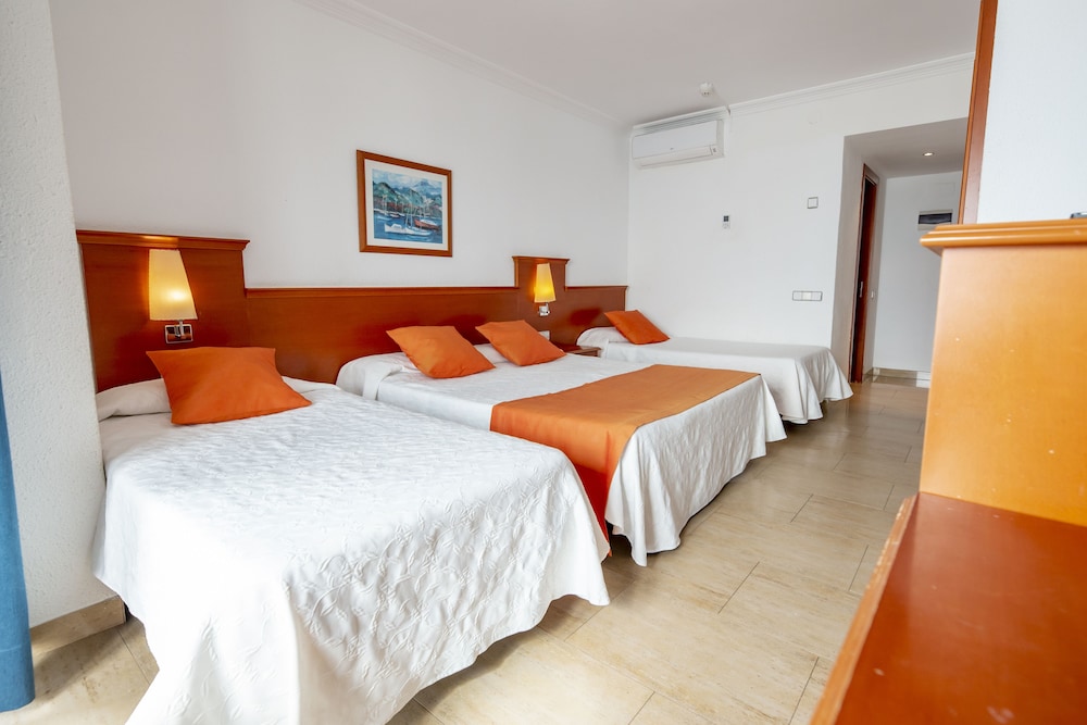 STANDARD, QUADRUPLE, WITH EXTRA BED, SEA VIEW