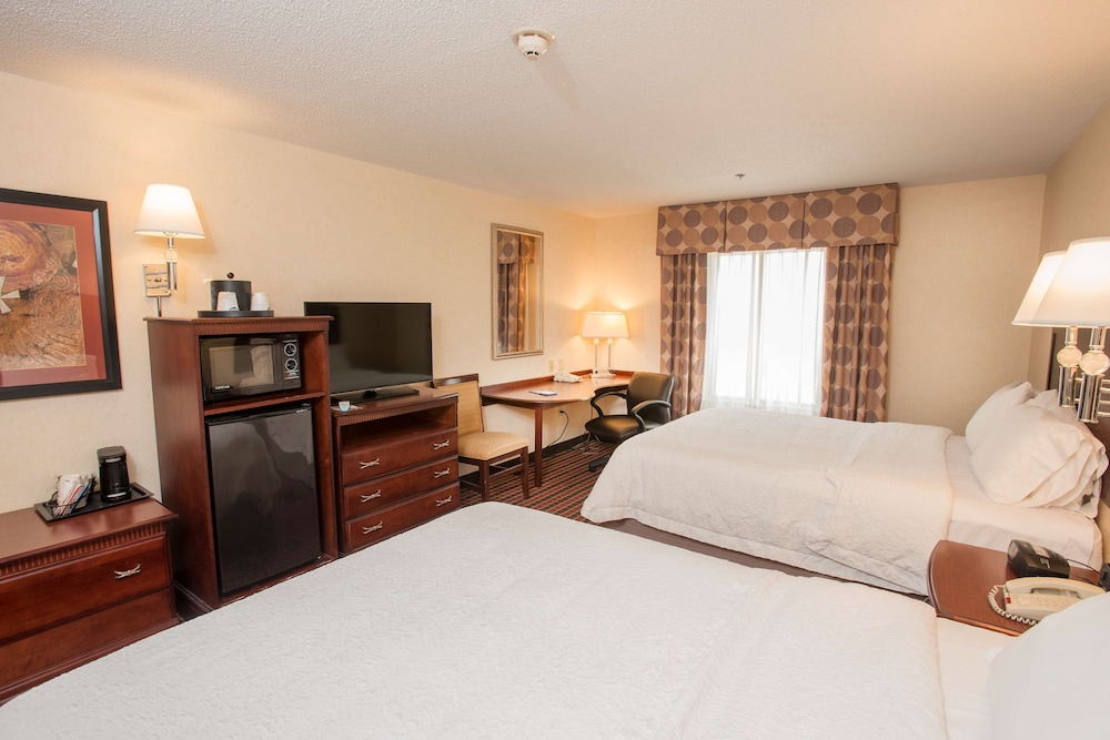 Hampton Inn & Suites Dayton-Airport 34/64