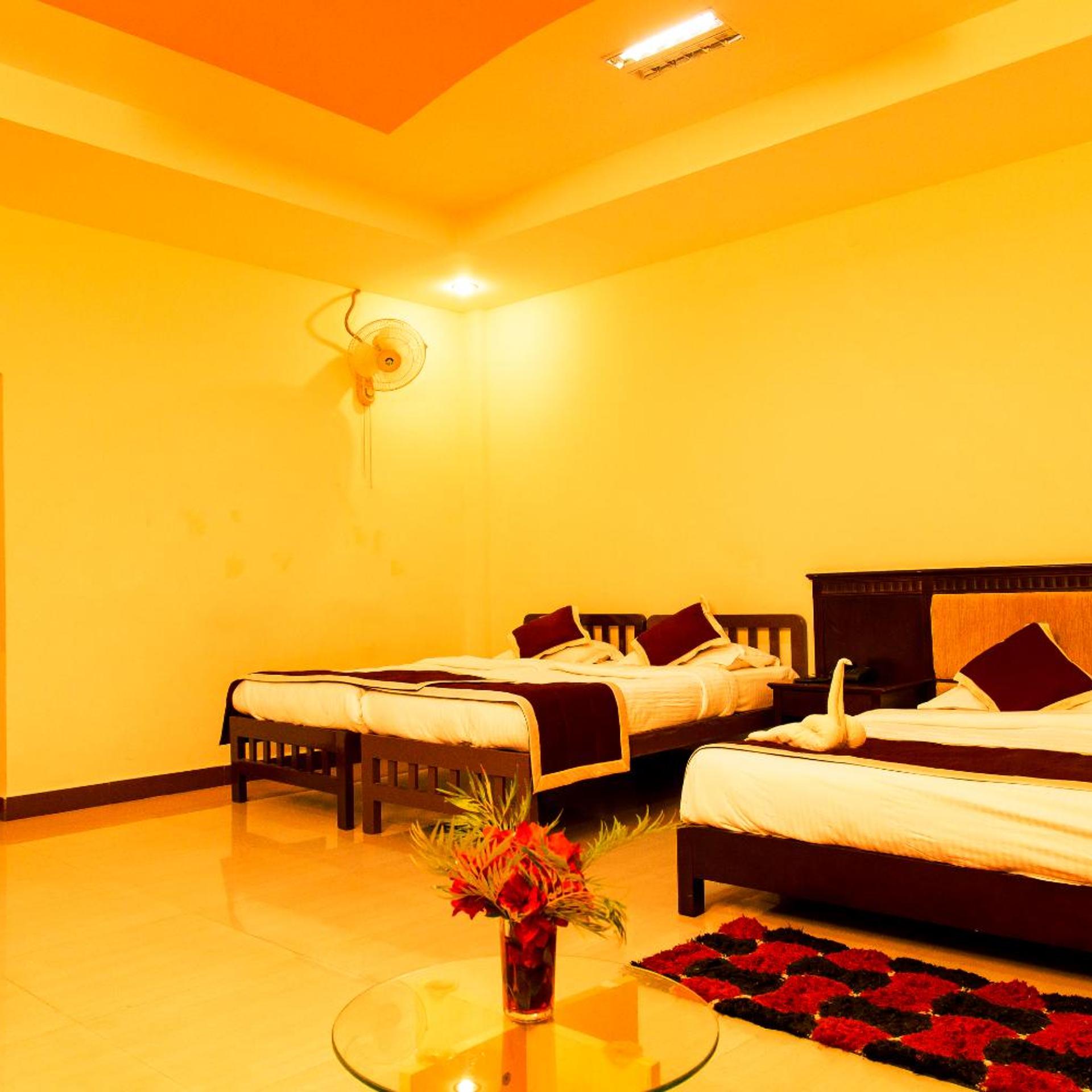 Kstdc Hotel Mayura Chalukya Badami 20/50