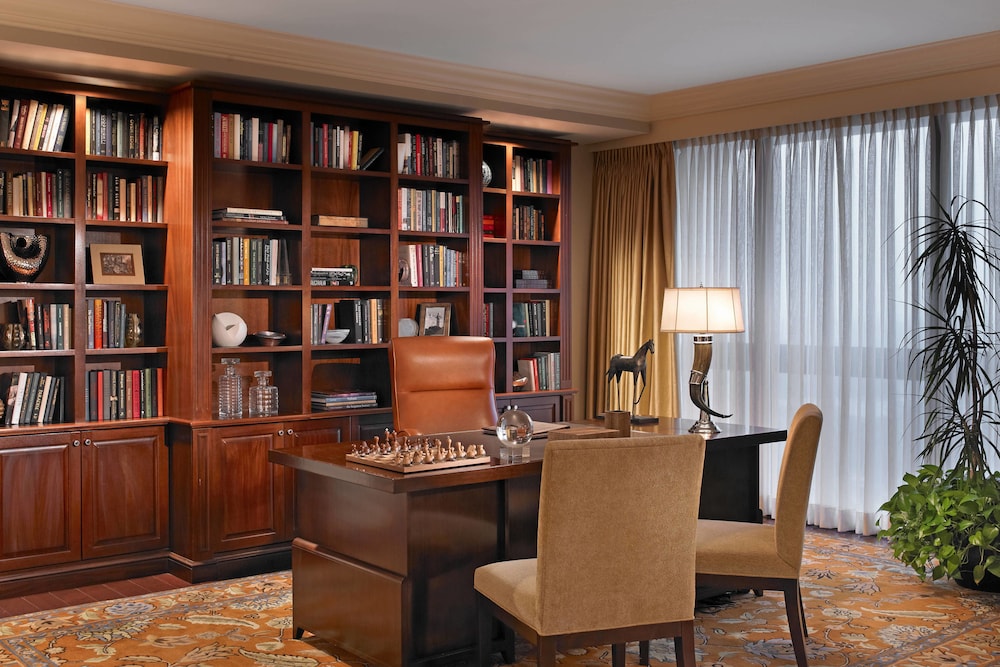 St Regis Hotel 26/33