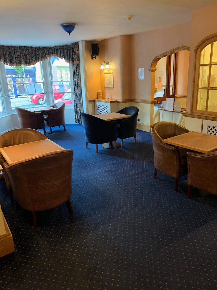 Yelf's Hotel 15/25