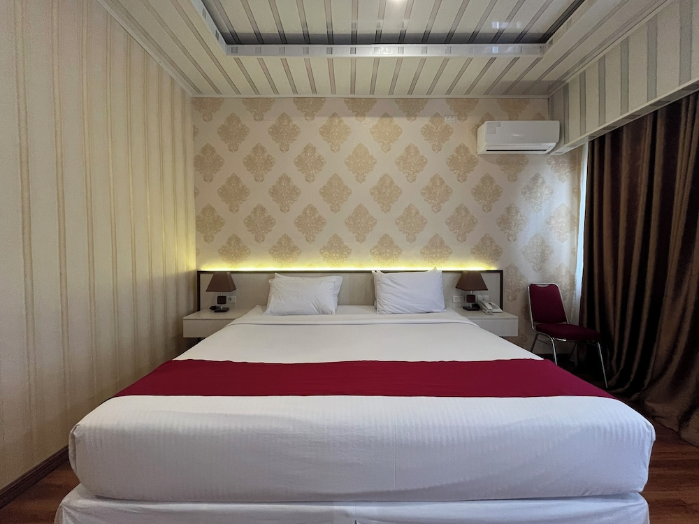 غرفة سوبيريور بسرير كوين، Grand Tamaro Hotel Parapat 3/8