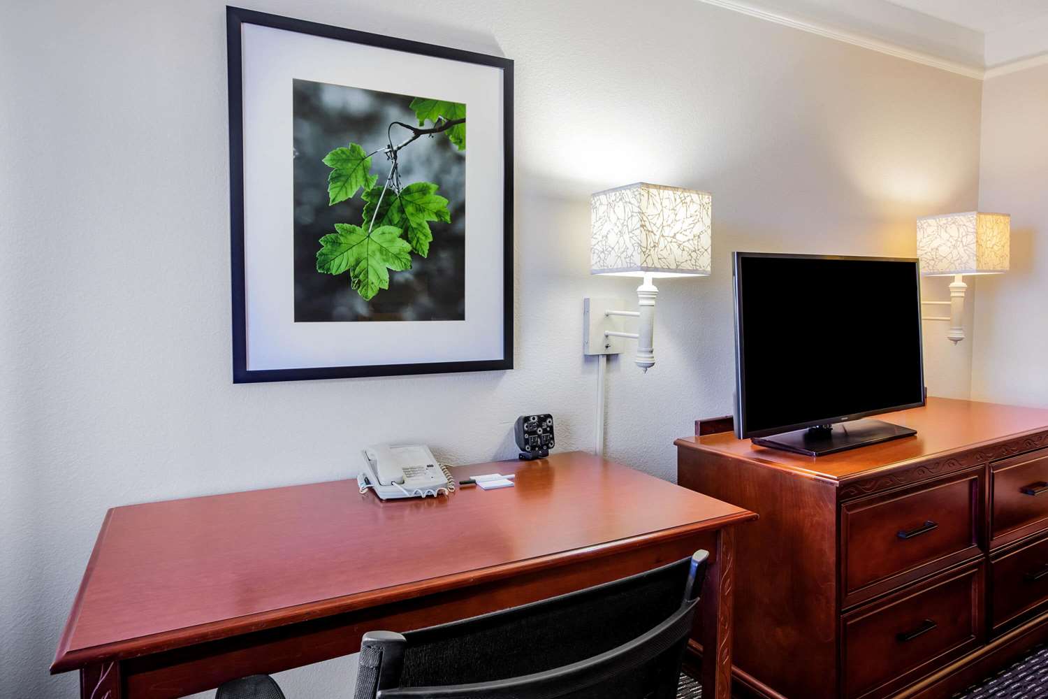 La Quinta Inn & Suites by Wyndham Houston Baytown East 40/47