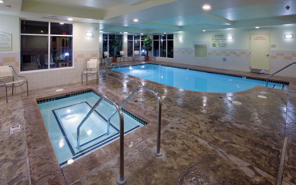 Hilton Garden Inn Ontario/Rancho Cucamonga 32/49