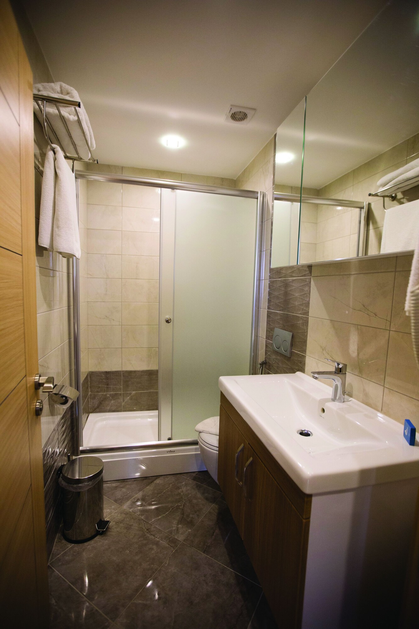1 BEDROOM, LUXURY, STUDIO, SUITE, CITY VIEW
