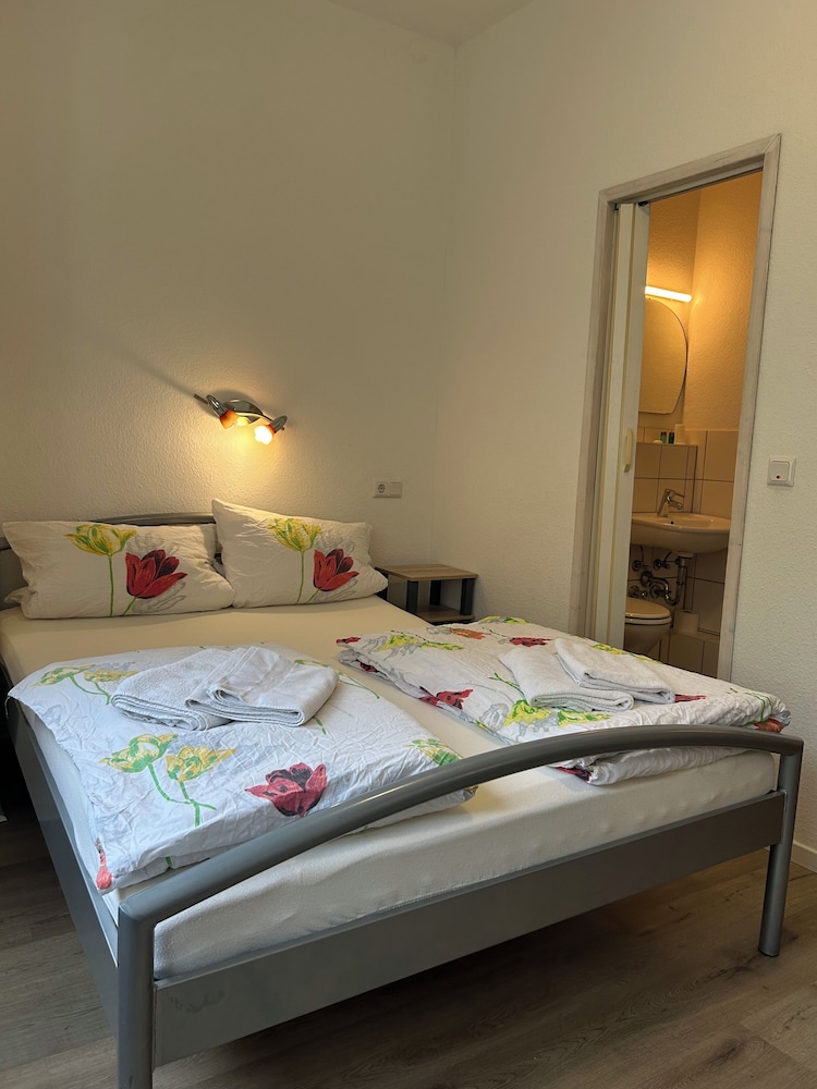Hotel Haus Schwan 12/25