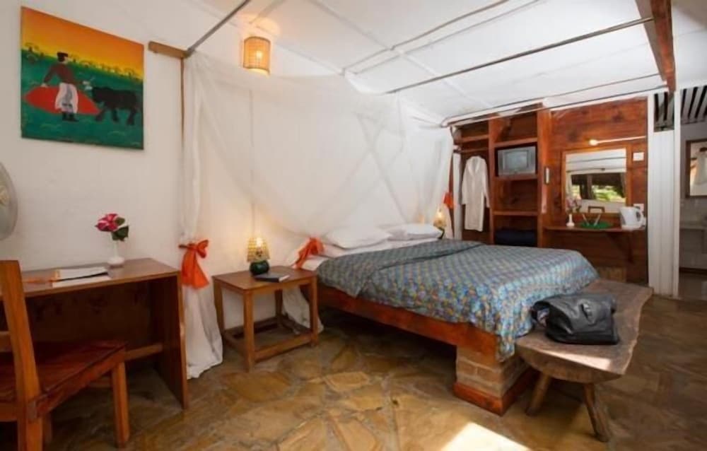 Outpost Lodge 7/40