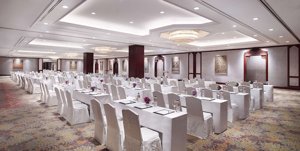 Shangri-La Hotel Jakarta 38/50