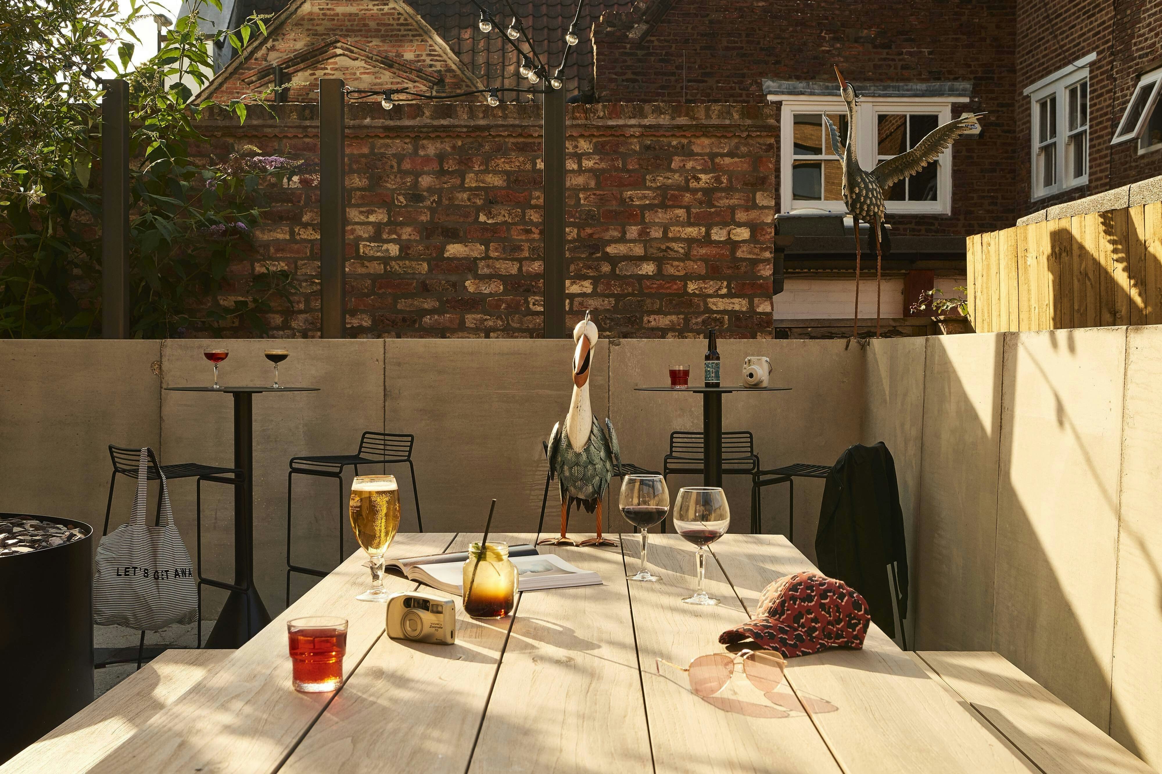 Moxy York 37/50